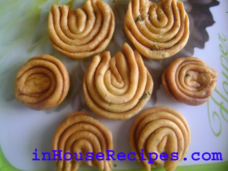 Spiral Methi Mathri